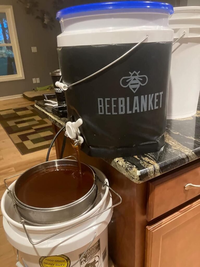 Powerblanket BB05GV Bee Blanket Honey Heater, 5 gal Pail Heater with Cutout for Gate Valve, Charcoal Gray Powerblanket BB05GV Bee Blanket Honey Heater, 5 gal Pail Heater with Cutout for Gate Valve, Charcoal Gray